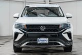 Used 2023 Volkswagen Taos SE w/ Panoramic Sunroof Package image 2