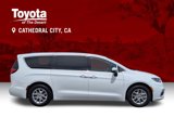 Used 2023 Chrysler Pacifica Touring-L image 2