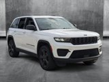Used 2023 Jeep Grand Cherokee Altitude image 3