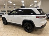 Used 2023 Jeep Grand Cherokee Altitude image 4