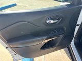 Used 2023 Jeep Cherokee Altitude Lux image 6