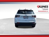 Used 2023 Jeep Compass Latitude image 5