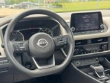 Used 2023 Nissan Rogue SV image 3