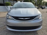 Used 2019 Chrysler Pacifica Touring image 2