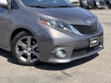 Used 2015 Toyota Sienna SE image 3