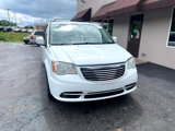 Used 2014 Chrysler Town & Country Touring image 2