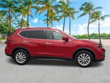 Used 2017 Nissan Rogue SV image 3