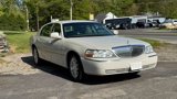Used 2006 Lincoln Town Car Signature image 4