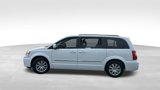 Used 2014 Chrysler Town & Country Touring image 4