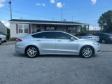 Used 2015 Ford Fusion SE image 2