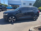 Used 2019 Volvo XC40 T5 Momentum image 4
