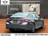 Used 2022 Toyota Camry SE image 4