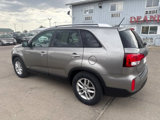 Used 2015 Kia Sorento LX image 4