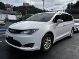 Used 2020 Chrysler Pacifica Touring-L image 3