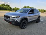 Used 2019 Jeep Cherokee Trailhawk image 3