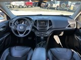 Used 2019 Jeep Cherokee Latitude Plus image 2