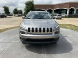Used 2017 Jeep Cherokee Latitude w/ Comfort/Convenience Group image 2
