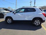 Used 2022 Chevrolet Trax LT w/ LT Convenience Package image 4
