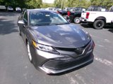 Used 2018 Toyota Camry SE image 2