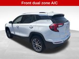 Used 2024 GMC Terrain SLT image 3