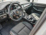 Certified 2022 Porsche Macan image 4
