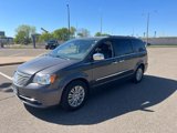 Used 2015 Chrysler Town & Country Touring-L w/ Driver Convenience Group image 3