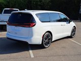 New 2026 Chrysler Pacifica Select image 4