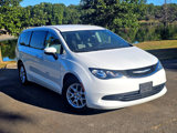 Used 2017 Chrysler Pacifica Touring image 2
