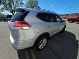 Used 2016 Nissan Rogue SV image 3