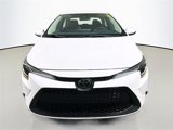 Used 2022 Toyota Corolla LE image 2