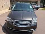 Used 2015 Chrysler Town & Country Touring-L image 2