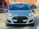 Used 2015 Ford Fiesta SE image 2