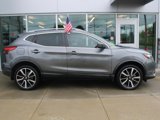 Used 2017 Nissan Rogue Sport SL w/ SL Premium Package image 3