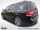 Used 2017 Lincoln Navigator Select image 3