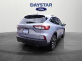 Used 2022 Ford Escape SE w/ SE Sport Appearance Package image 4