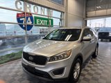 Used 2017 Kia Sorento LX w/ LX Convenience Package image 3