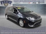 Used 2018 Chrysler Pacifica Touring-L Plus w/ Advanced Safetytec Group image 1