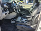 Used 2022 Chrysler Pacifica Touring-L image 3