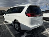 New 2025 Chrysler Pacifica Select image 4