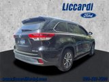 Used 2018 Toyota Highlander XLE image 2