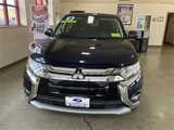 Used 2016 Mitsubishi Outlander SE image 2