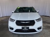 Used 2023 Chrysler Pacifica Touring-L image 2