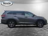 Used 2018 Toyota Highlander LE image 6