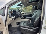 Used 2023 Chrysler Pacifica Limited image 5