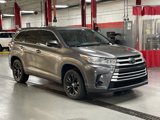 Used 2018 Toyota Highlander LE image 2