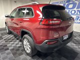 Used 2015 Jeep Cherokee Latitude image 2