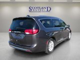 Used 2020 Chrysler Pacifica Touring-L image 6
