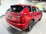 Used 2023 Mitsubishi Outlander SE image 4