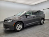 Used 2020 Chrysler Voyager LX image 2