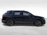 Used 2022 Volkswagen Tiguan SE image 4